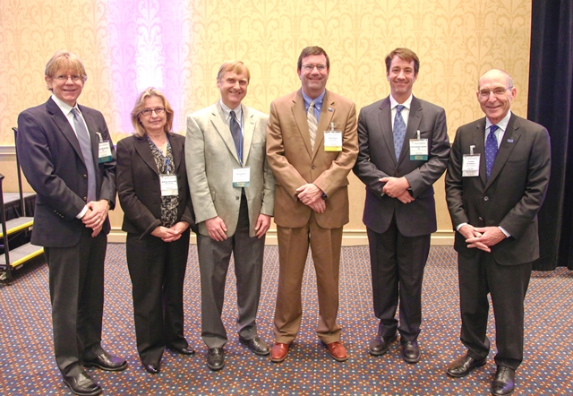 John McDevitt, PhD, Rice University; Andrea Sawczuk, DDS, PhD, MA, Health Scientist Administrator, National Center for Advancing Translational Sciences (NCATS); Philip Kern, MD, Director, CCTS University of Kentucky; Tim Tracy, RPh, PhD, Dean, College of Pharmacy, University of Kentucky; Christopher P. Austin, MD, Director, NCATS; Dr. Eli Capilouto, President, University of Kentucky 